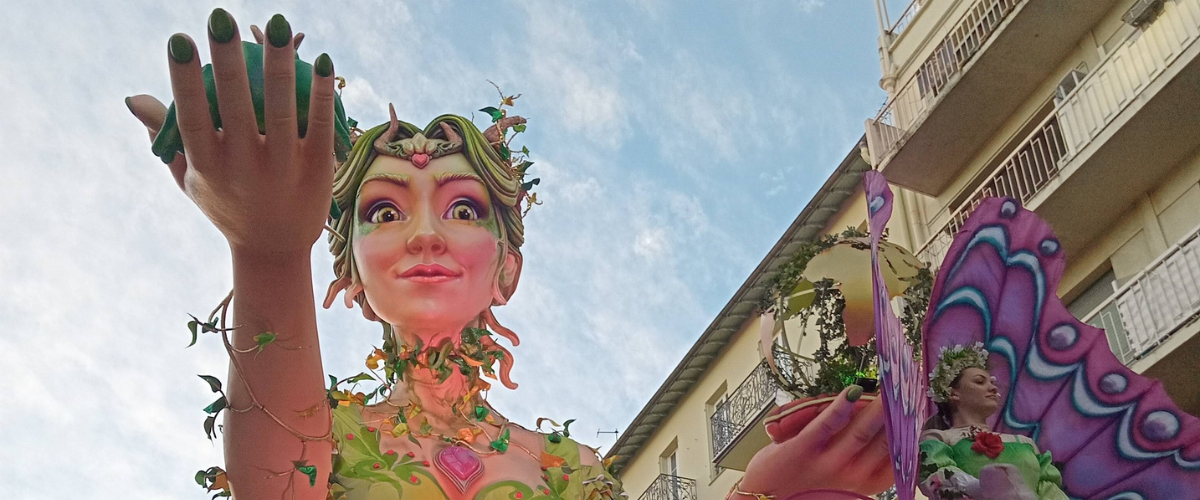 Carnaval de Nice 2026 : une édition haute en couleurs sous le thème « Vive la Reine ! »