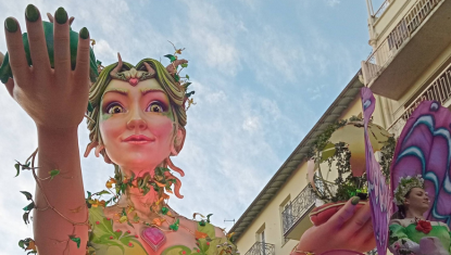 Carnaval de Nice 2026 : une édition haute en couleurs sous le thème « Vive la Reine ! »